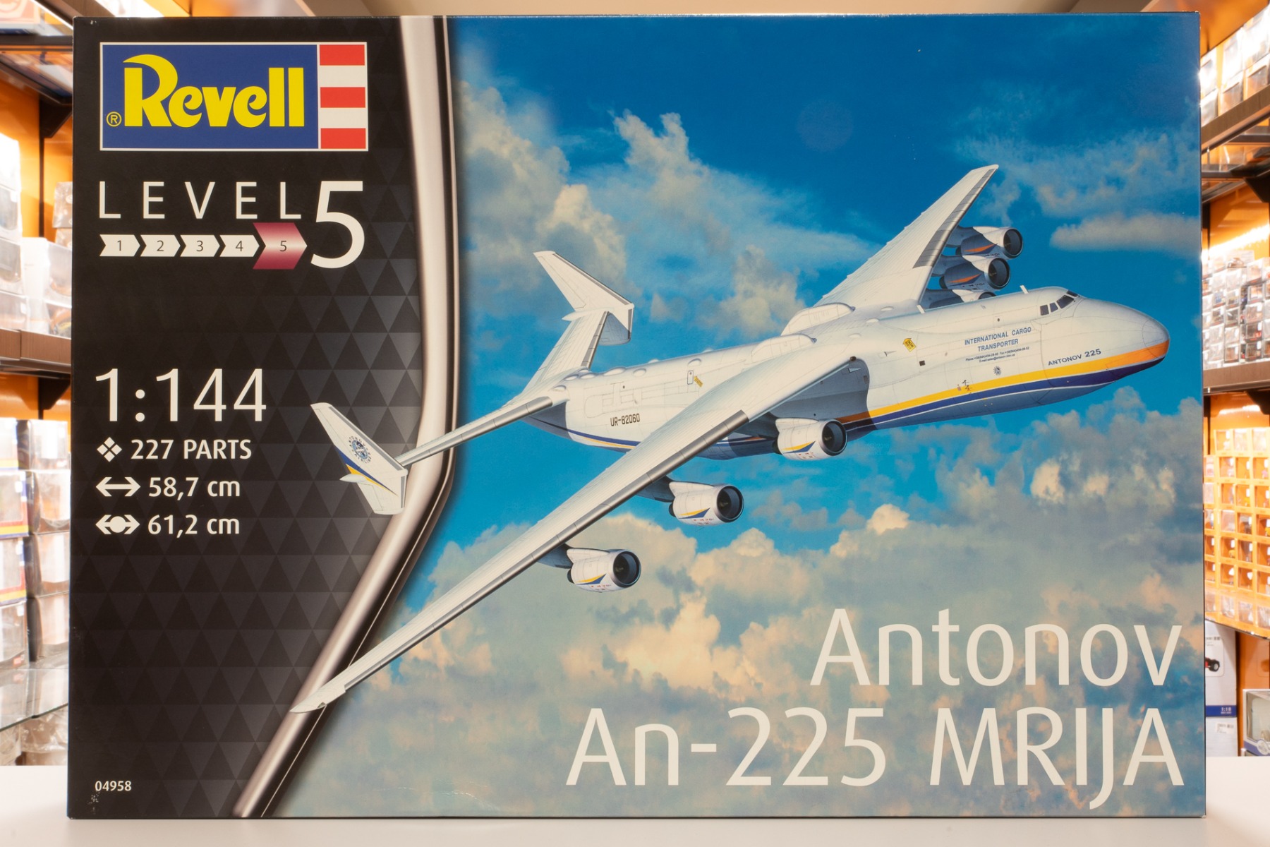 Revell RE04958 Antonov An-225 Mrija, model kit