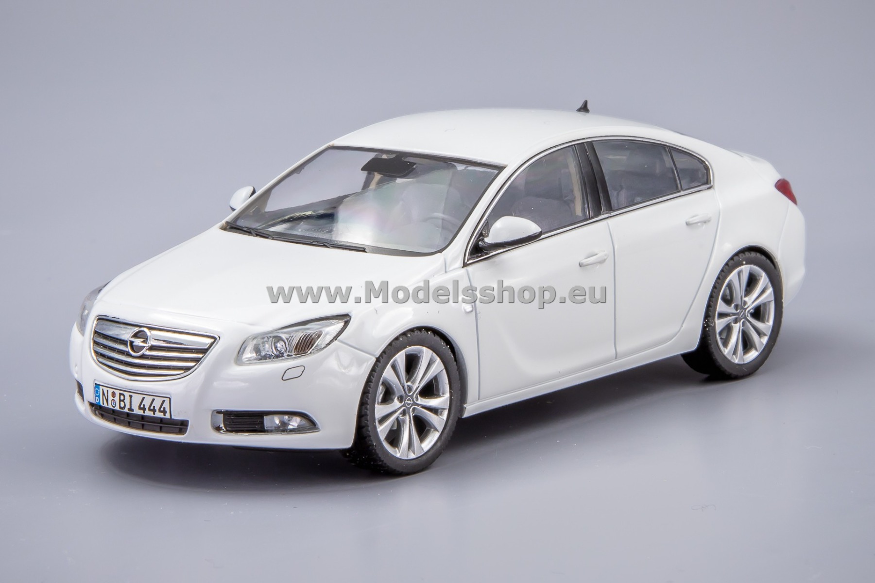 Schuco 07267 Opel Insignia A Limousine, 2009 /snow white/