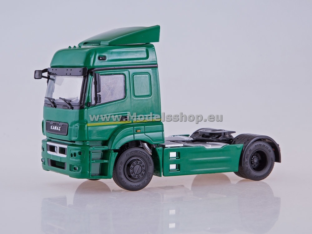 KAMAZ-5490 tractor truck /green/