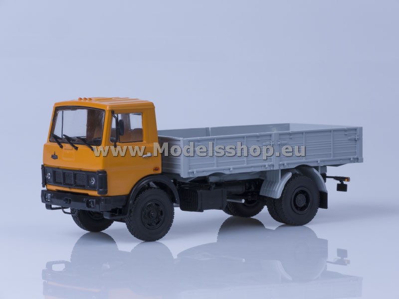 AI1059 MAZ-5337 flatbed truck, early version /yellow-grey/