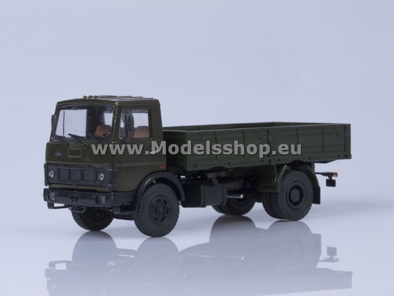 AI1060 MAZ-5337 flatbed truck, early version /khaki/
