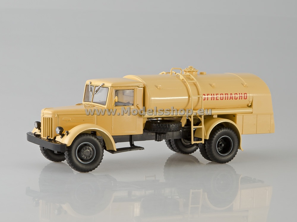 AI1109 Tanker truck TZ-200 (MAZ-200) /beige/