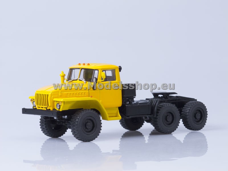 AI1115 URAL-44202 tractor truck 6x6 /yellow/
