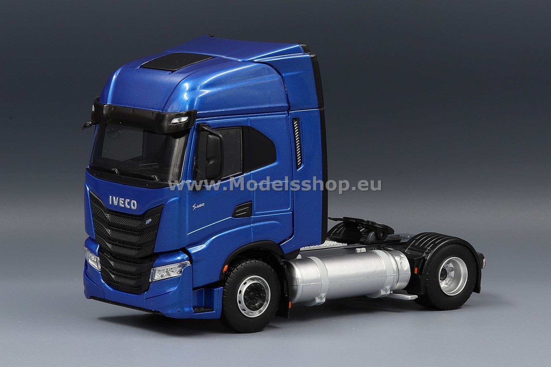Iveco S460 NP tractor truck /blue - metallic/