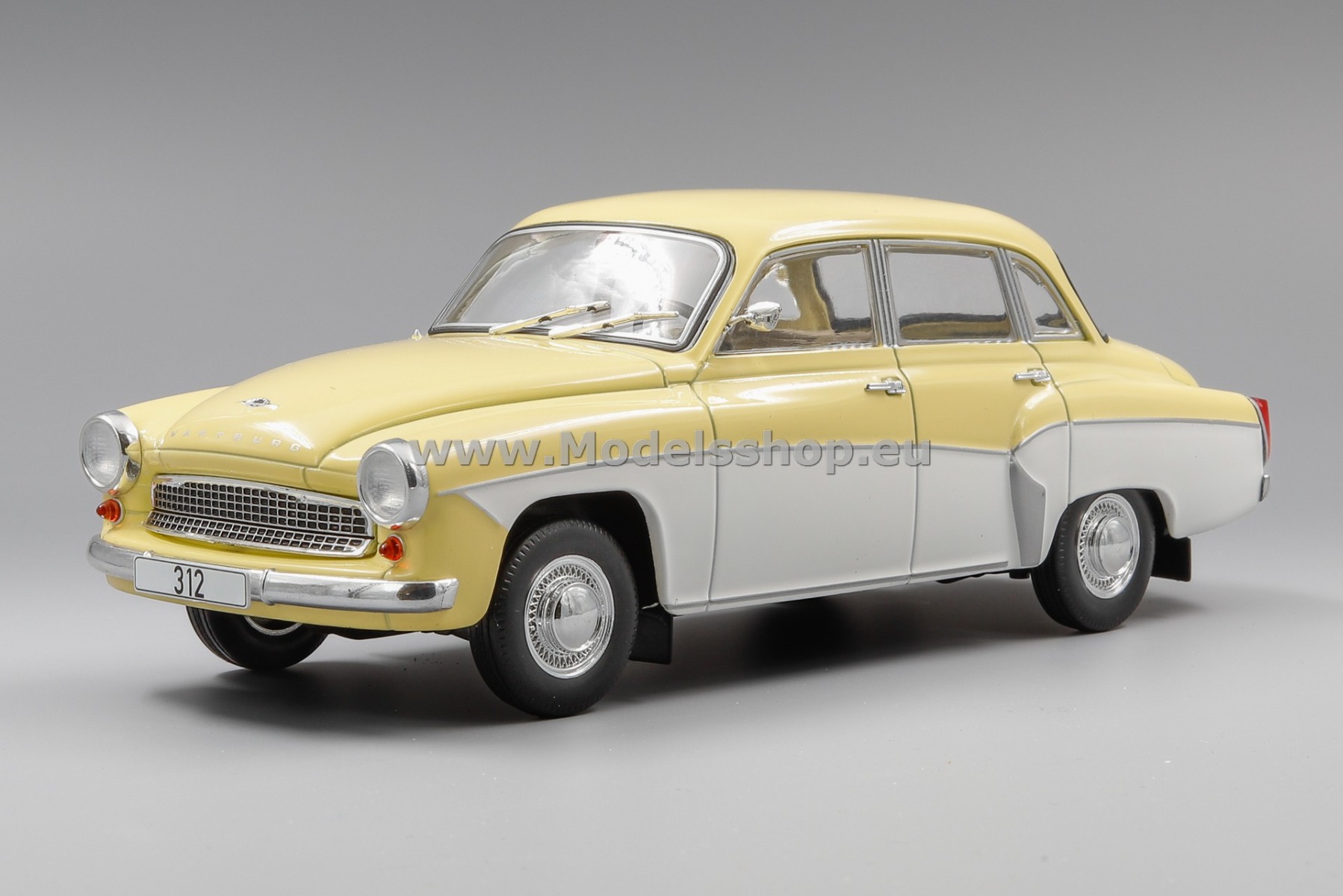ixo 新品未開封 SKODA 1300LR#20 SKODA 130 L White IXO 1/18 - Vintage Metal Model | New 1988