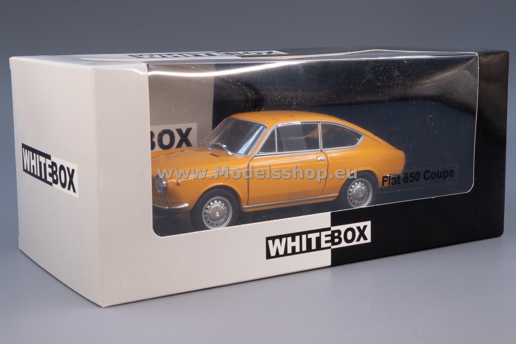 WhiteBox WB124168-O Fiat 850 Coupe, 1965 /dark yellow/