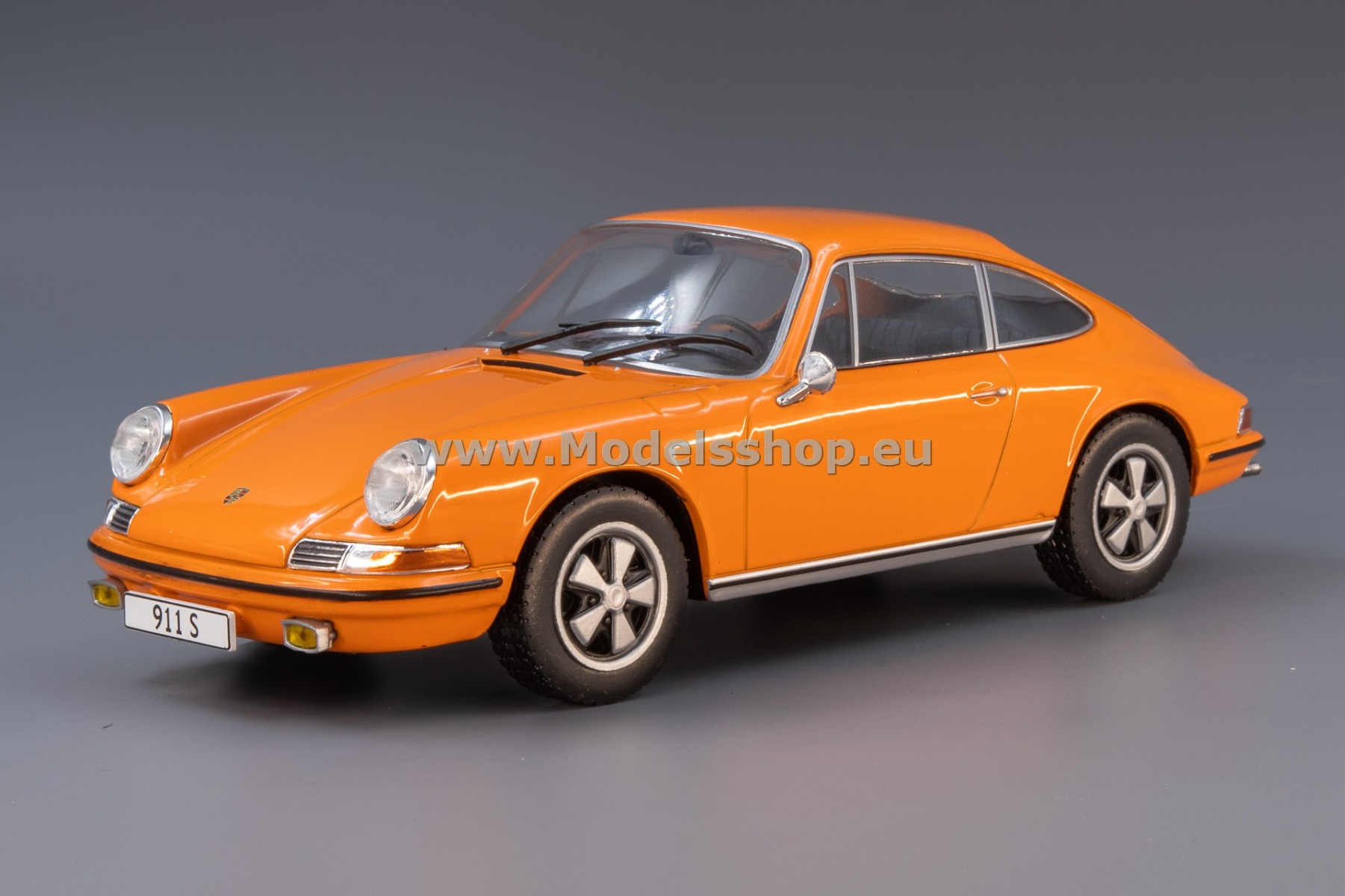 WhiteBox WB124174 Porsche 911 S, 1968 /orange/
