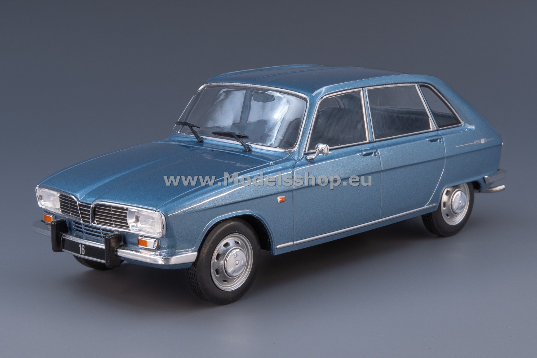 WhiteBox WB124175 Renault 16, 1965 /light blue - metallic/