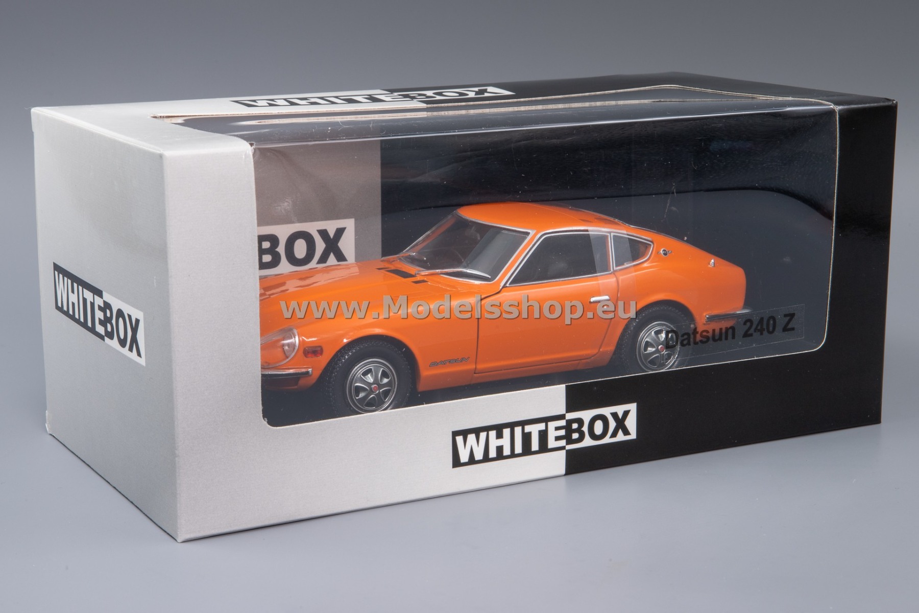 WhiteBox WB124198-O Datsun 240Z 1969, RHD /orange/