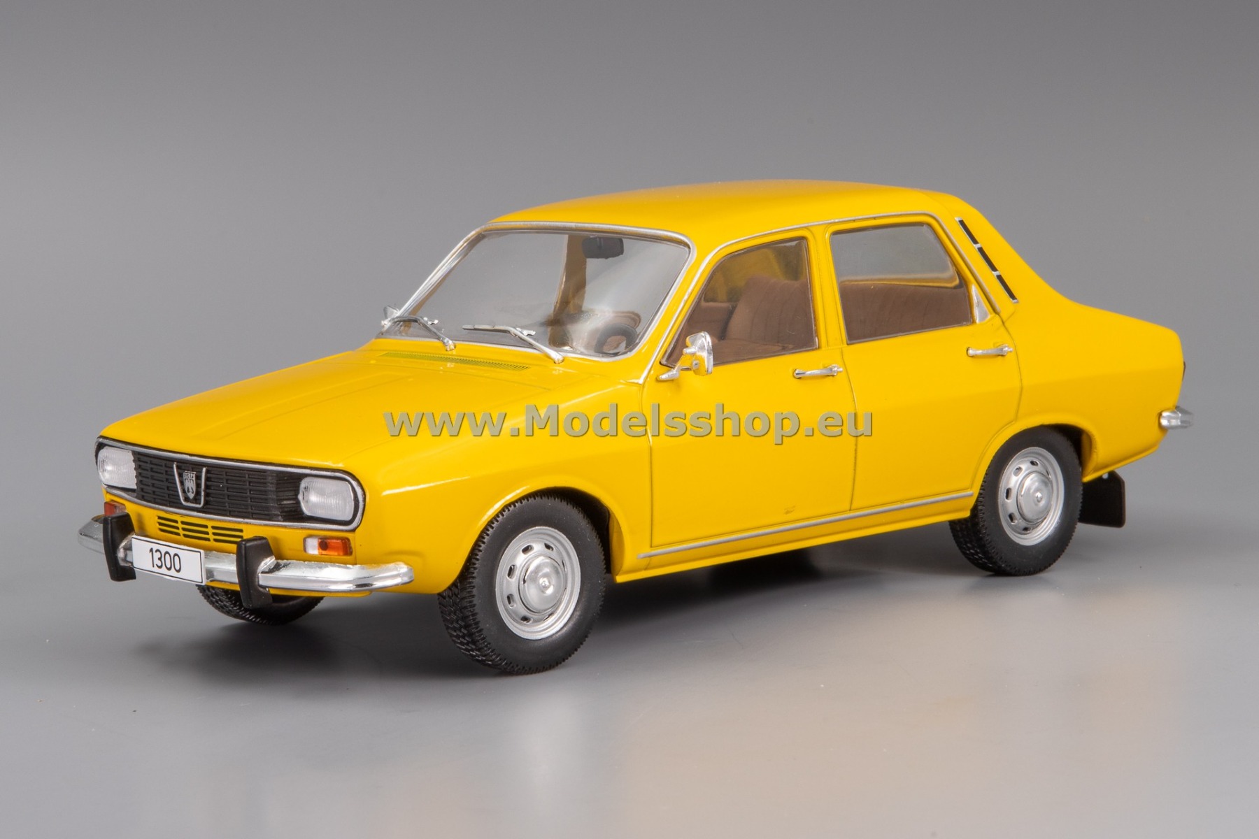 WhiteBox WB124207 Dacia 1300, 1969 /yellow/