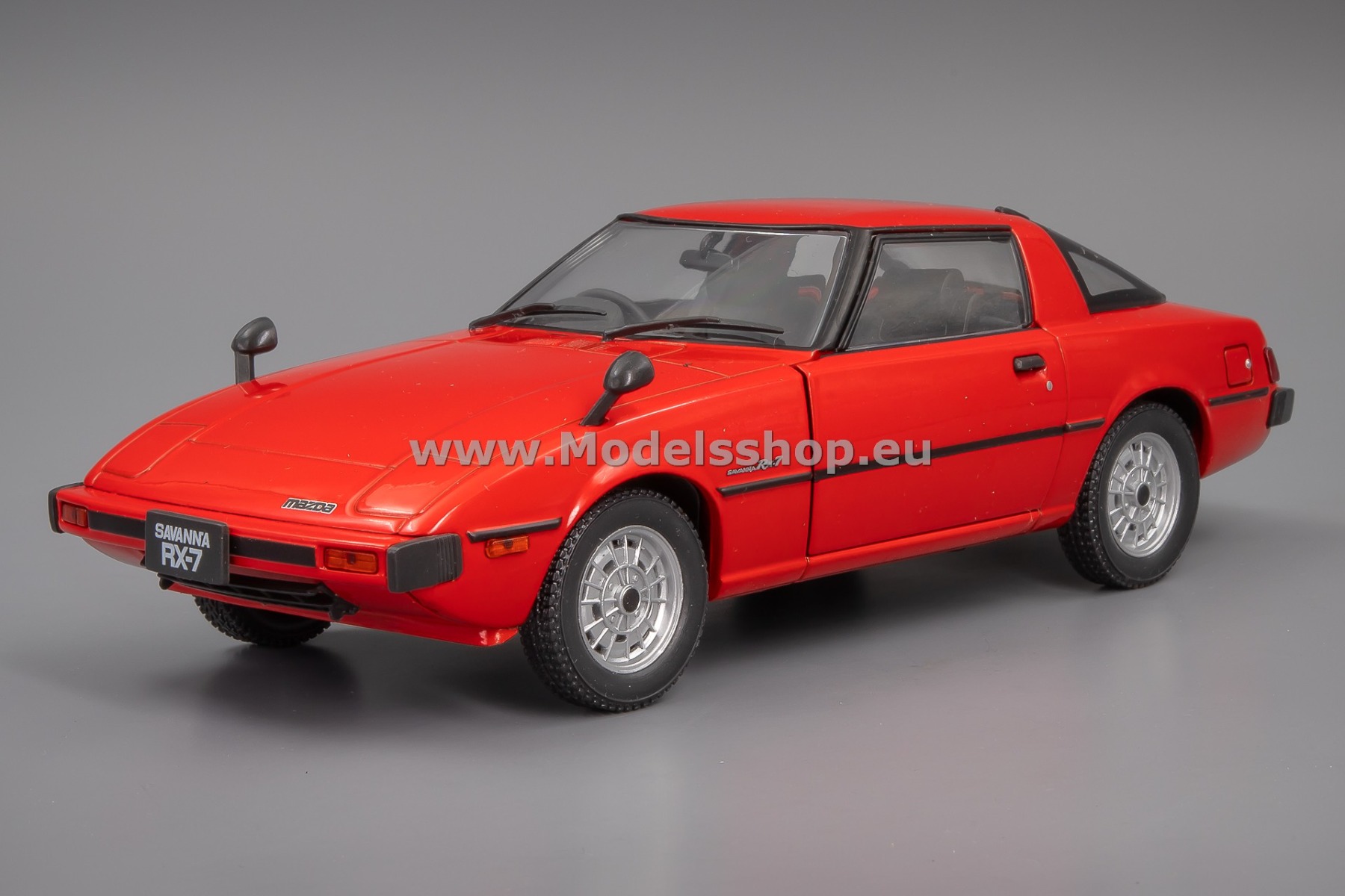 Whitebox WB124214 Mazda RX-7, 1980, RHD /red/