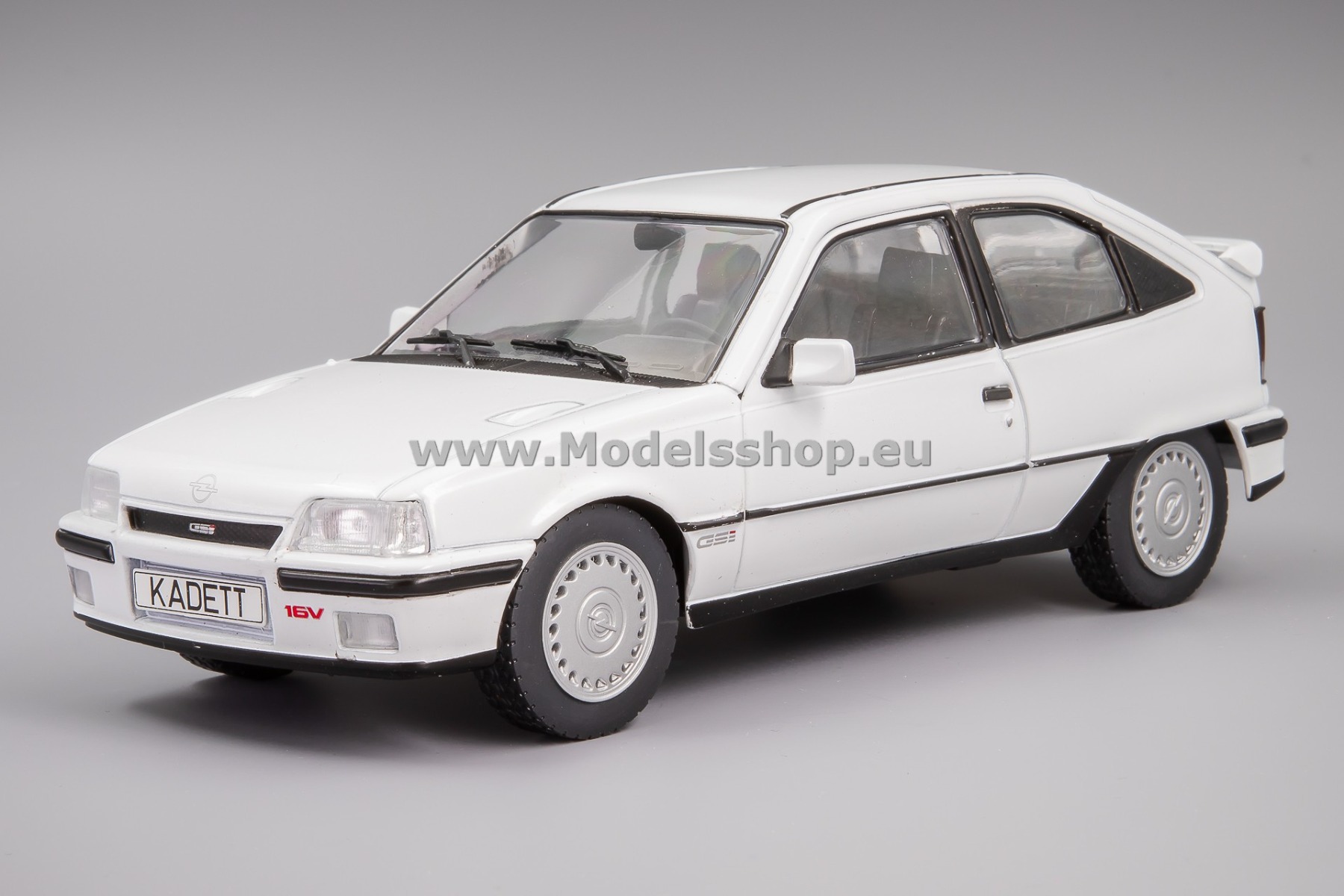 WhiteBox WB124221-O Opel Kadett E GSi, 1985 /white/