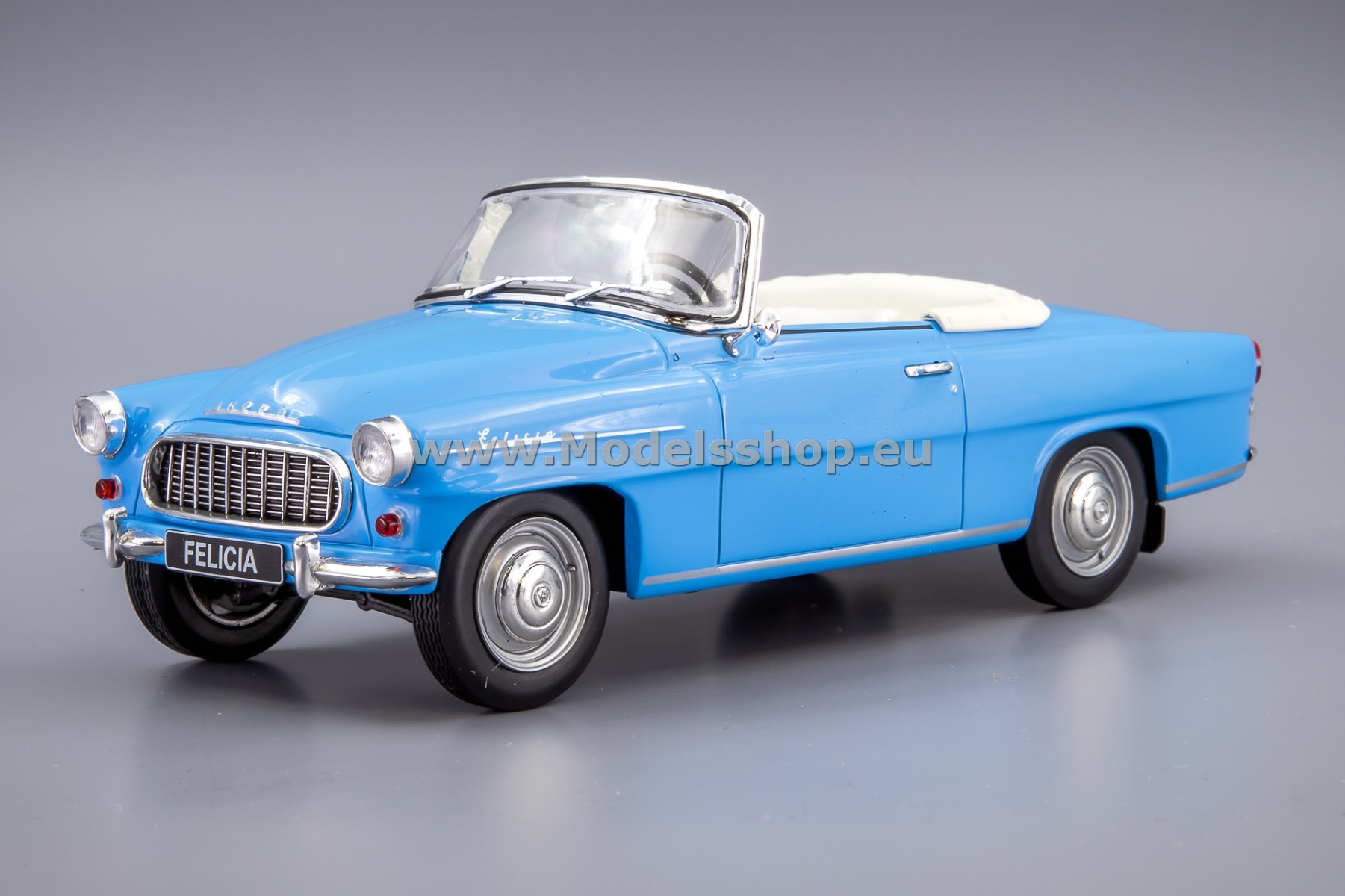 WhiteBox WB124228 Skoda Felicia Cabrio, 1959 /light blue/