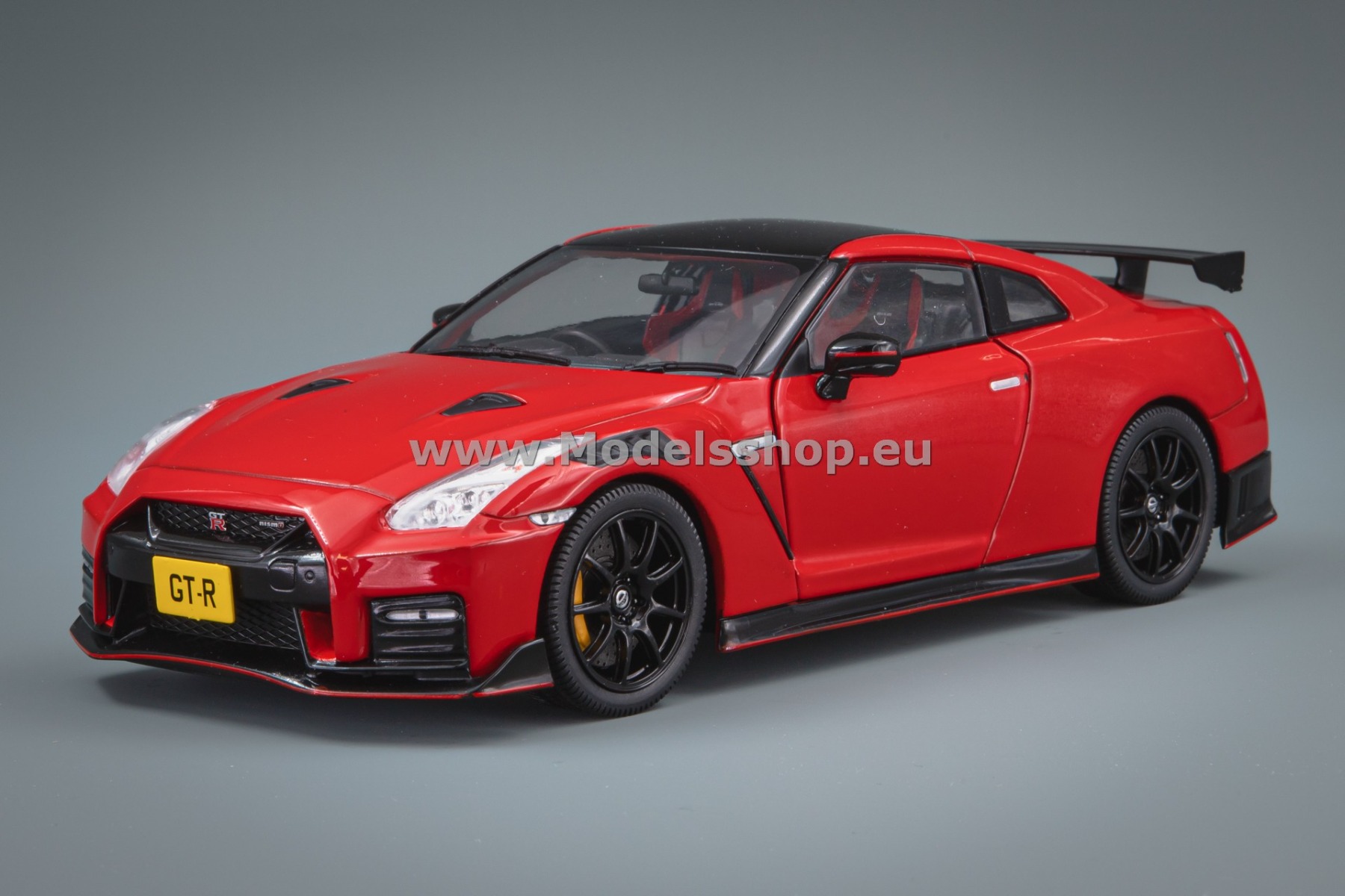 WhiteBox WB124231 Nissan GT-R (R35) Nismo, 2021 /red/