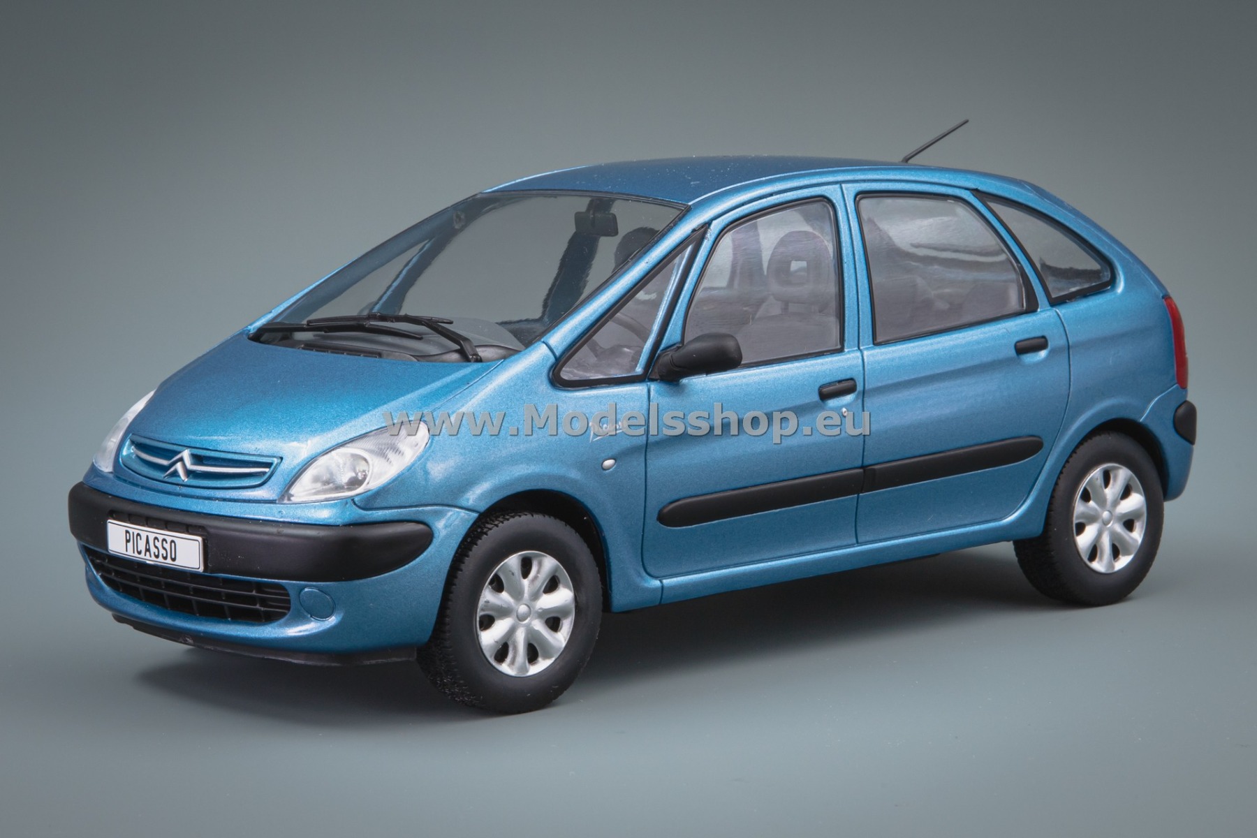 WhiteBox WB124233 Citroen Xsara Picasso, 1999 /light blue/