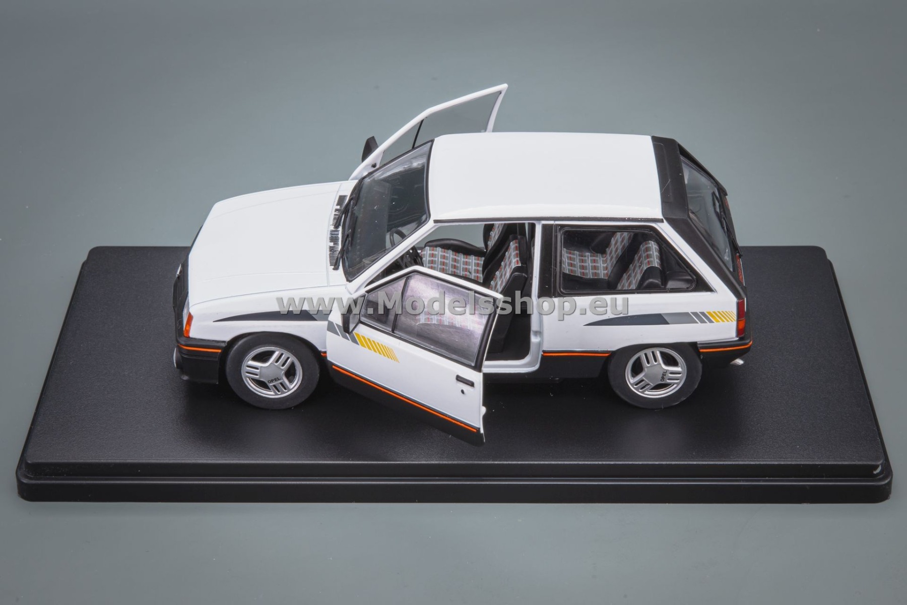 Modèle Réduit Opel Corsa A SR 1985 - Whitebox 1/24, Blanc, Die-Cast, Avec Boîte