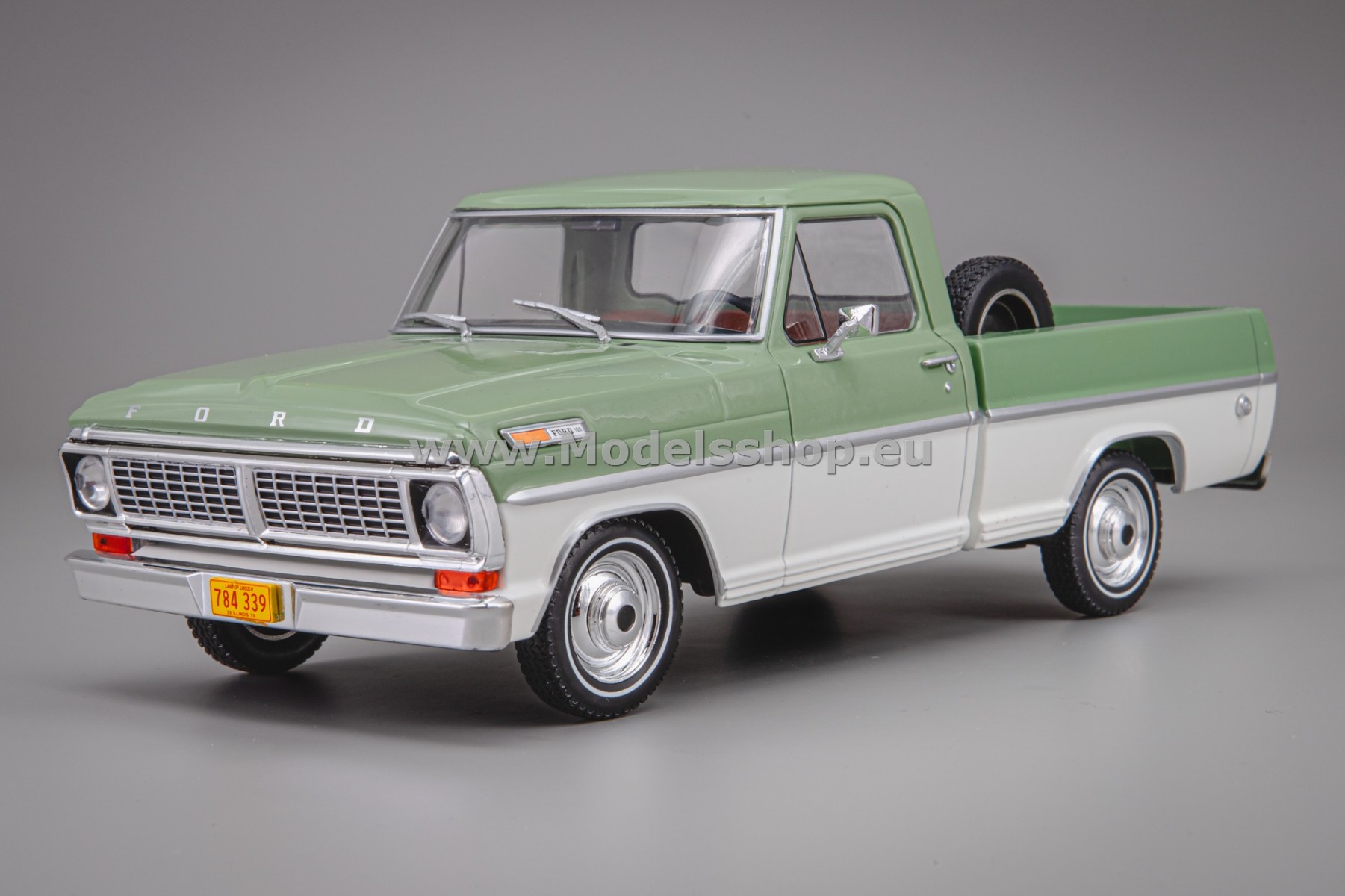 WB124252 Ford F-100 pick-up truck, 1970 /green - white/