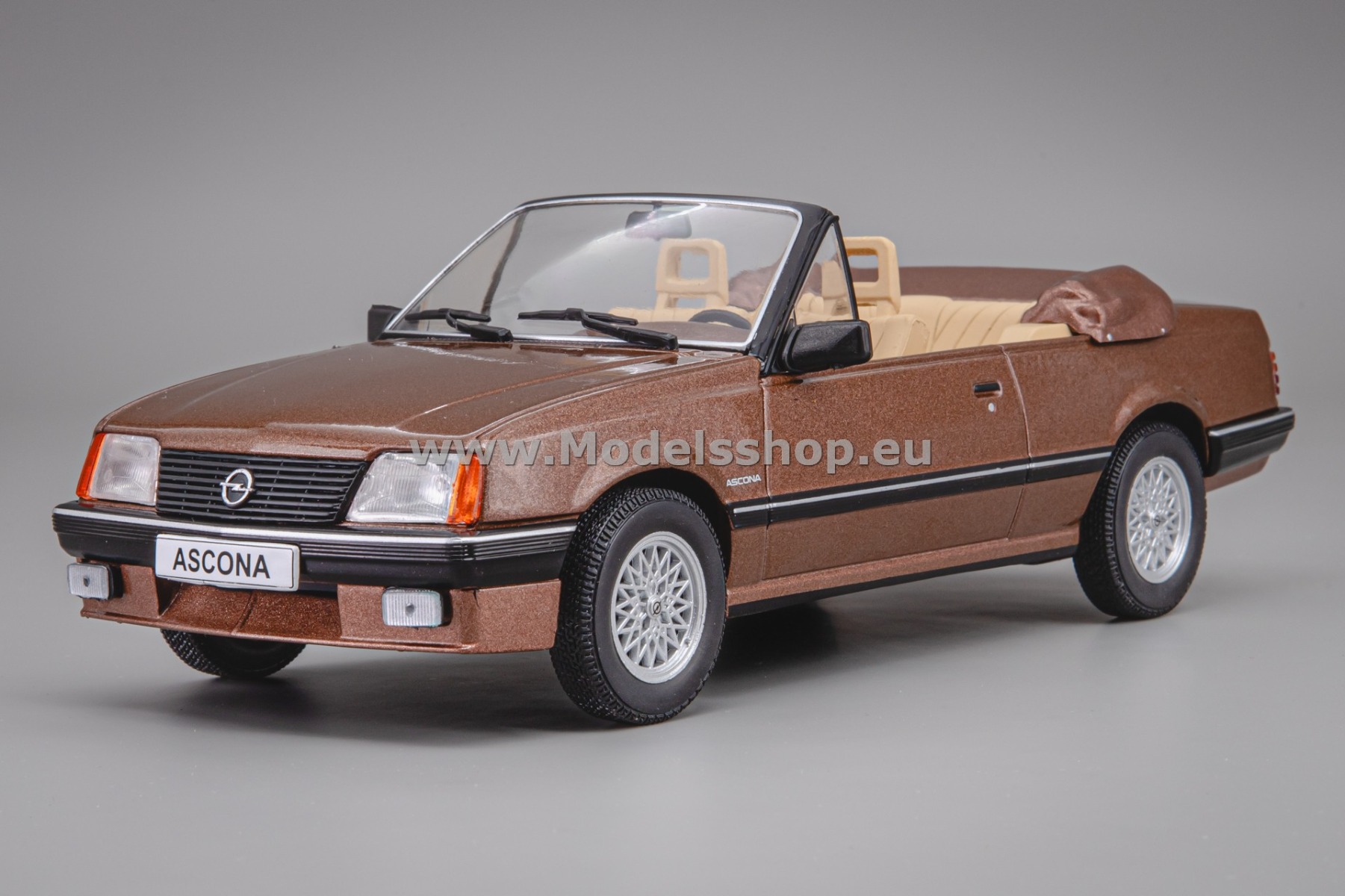 WhiteBox WB124255 Opel Ascona C Cabriolet, 1985 /dark brown metallic/