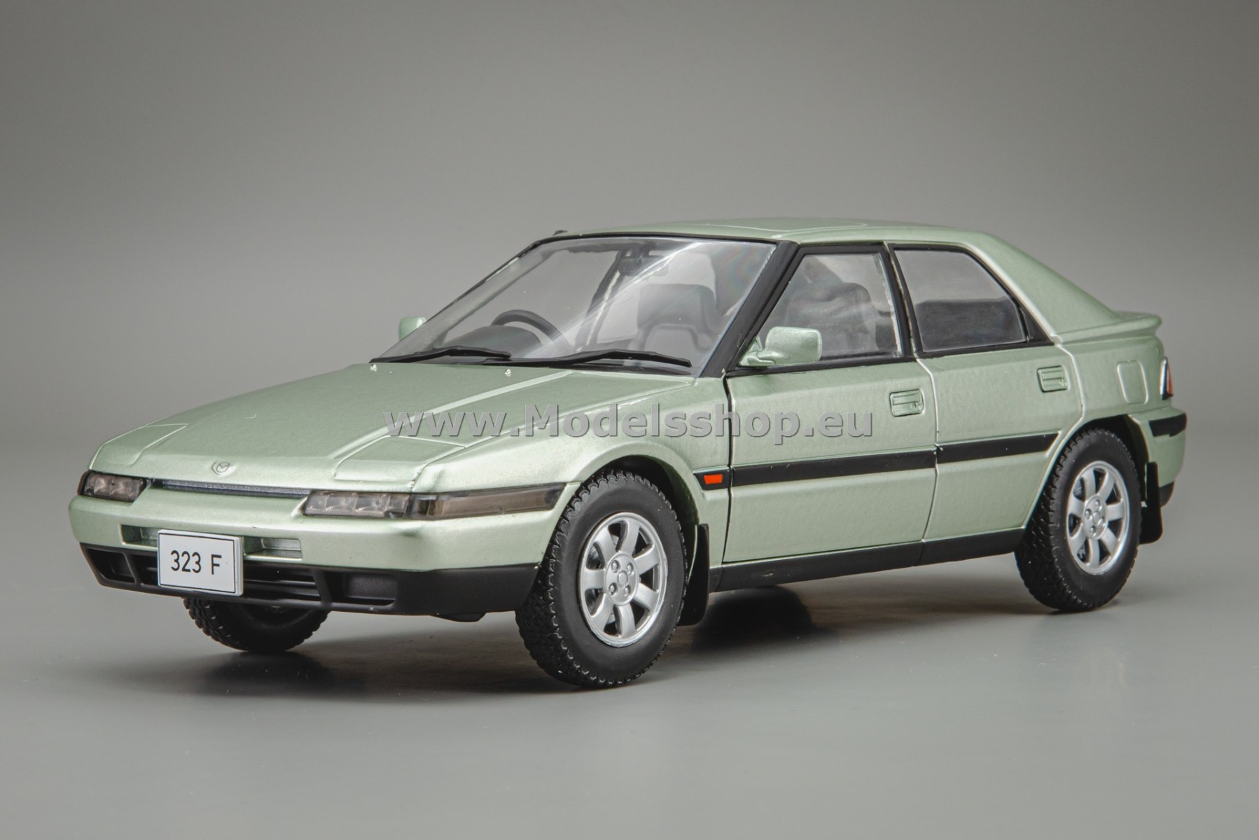 WhiteBox WB124259 Mazda 323 F, 1989 /light green metallic/