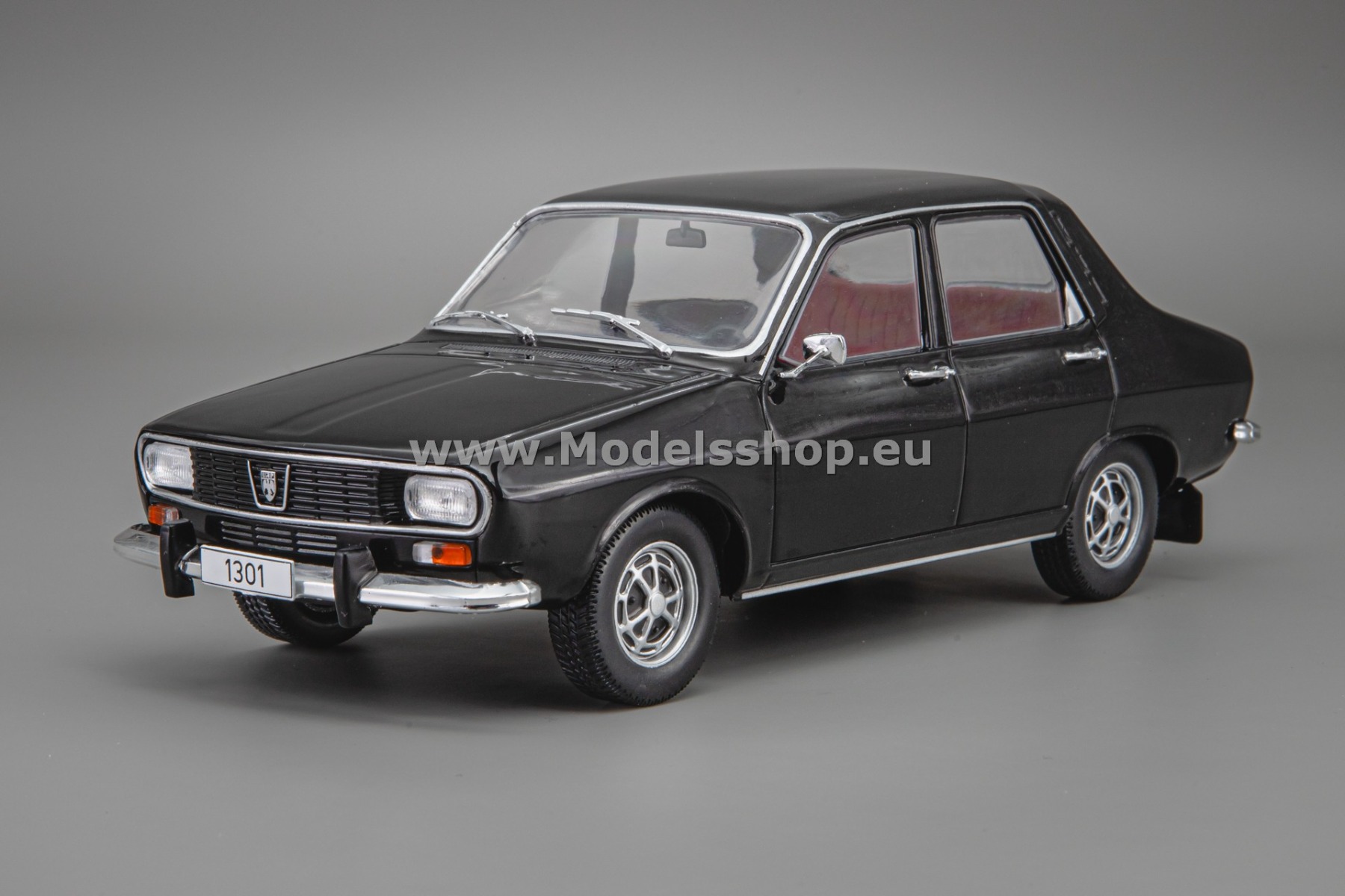 WhiteBox WB124269 Dacia 1300, 1969 /black/