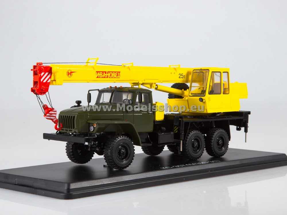 SSM1411 Truck crane KS-3574 (Ural-4320-31) 