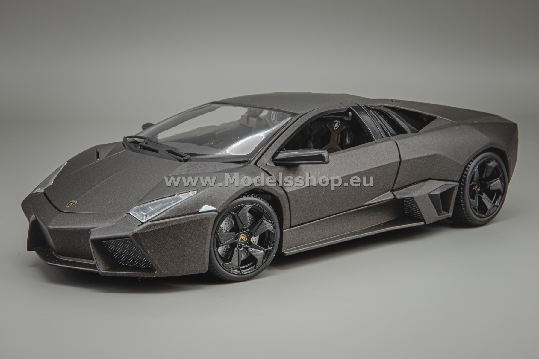 Bburago Lamborghini Reventon, 2008 /grey/ 18-11029
