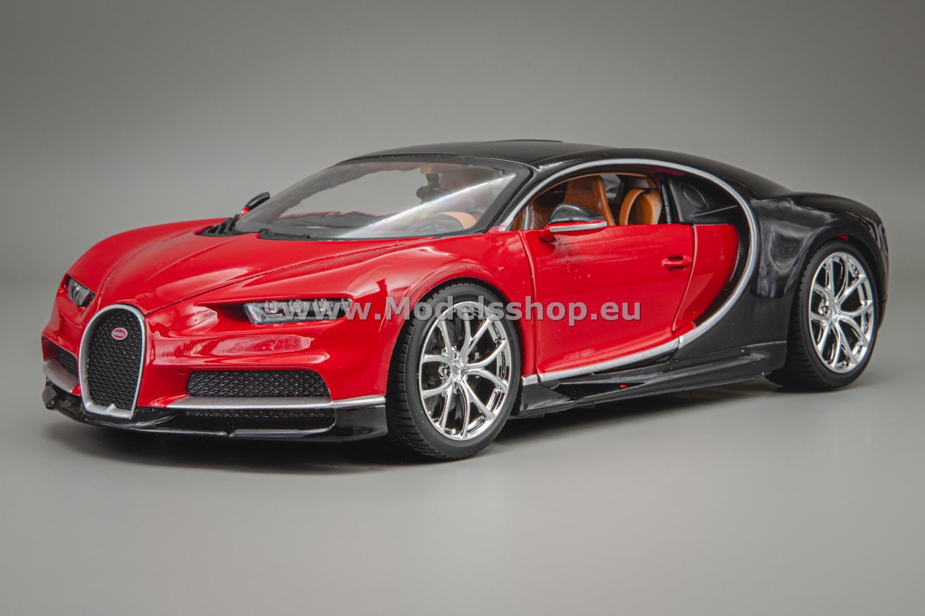 Bburago Bugatti Chiron, 2016 /red-black/ 18-11040