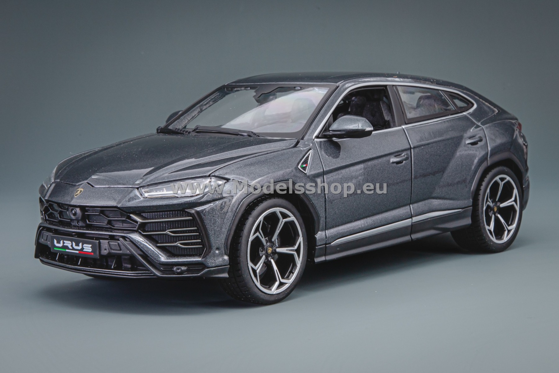 Bburago Lamborghini Urus SUV, 2018 /grey - metallic/