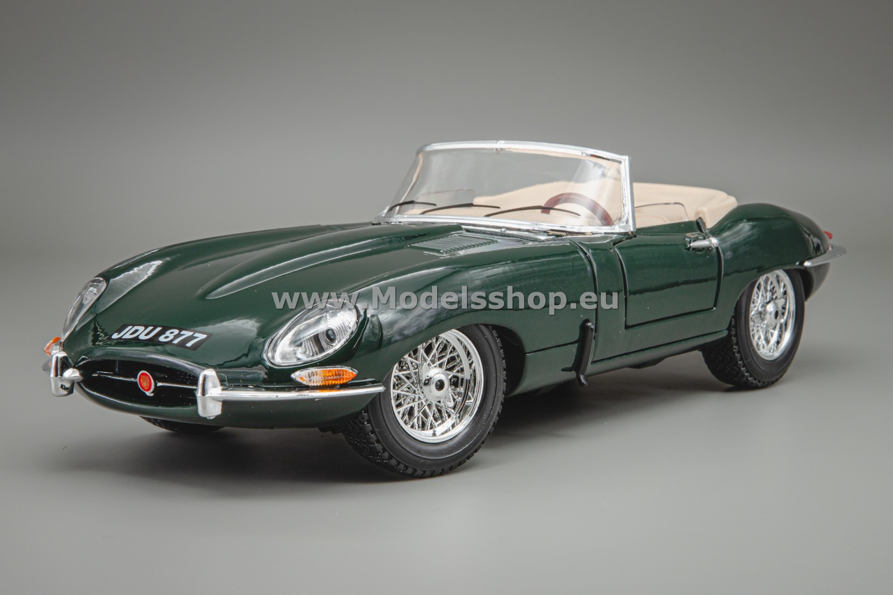 Bburago Jaguar E-TYPE Cabriolet, 1961 /dark green/ 18-12046