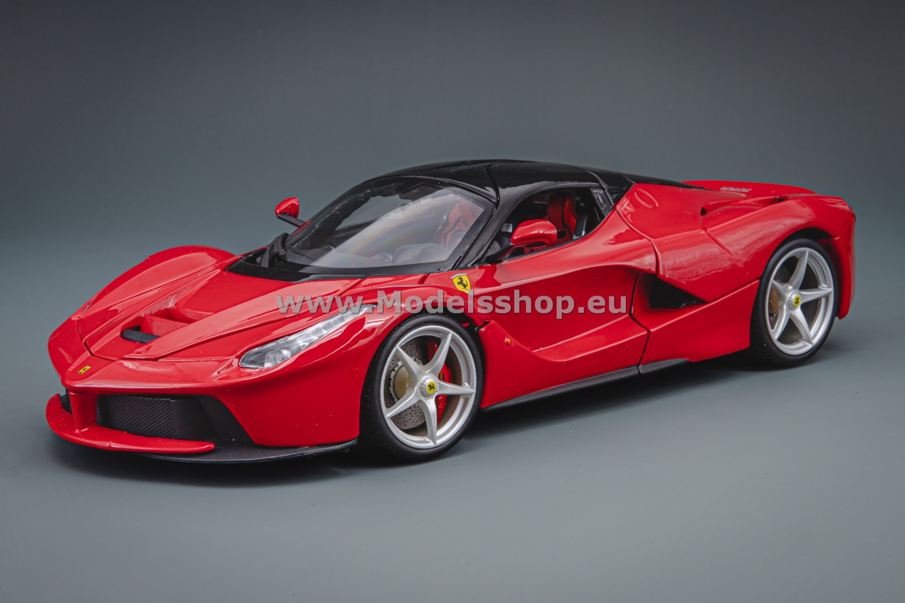Bburago Ferrari LaFerrari /red/ 18-16901