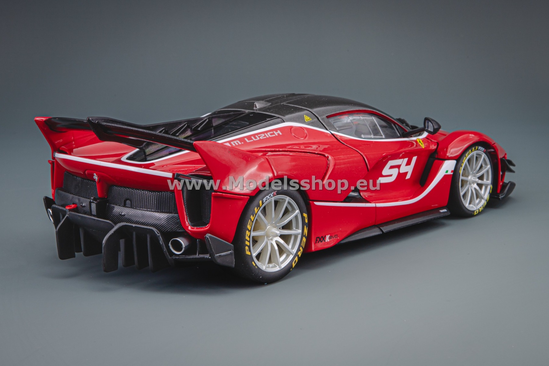 Bburago Ferrari FXX K Evoluzione Signature No.54 /red - black/ 18