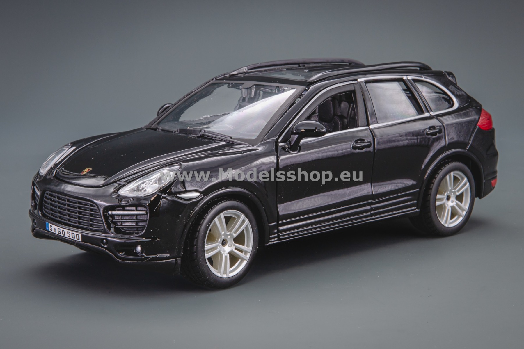 Bburago Porsche Cayenne (92A) Turbo /black/