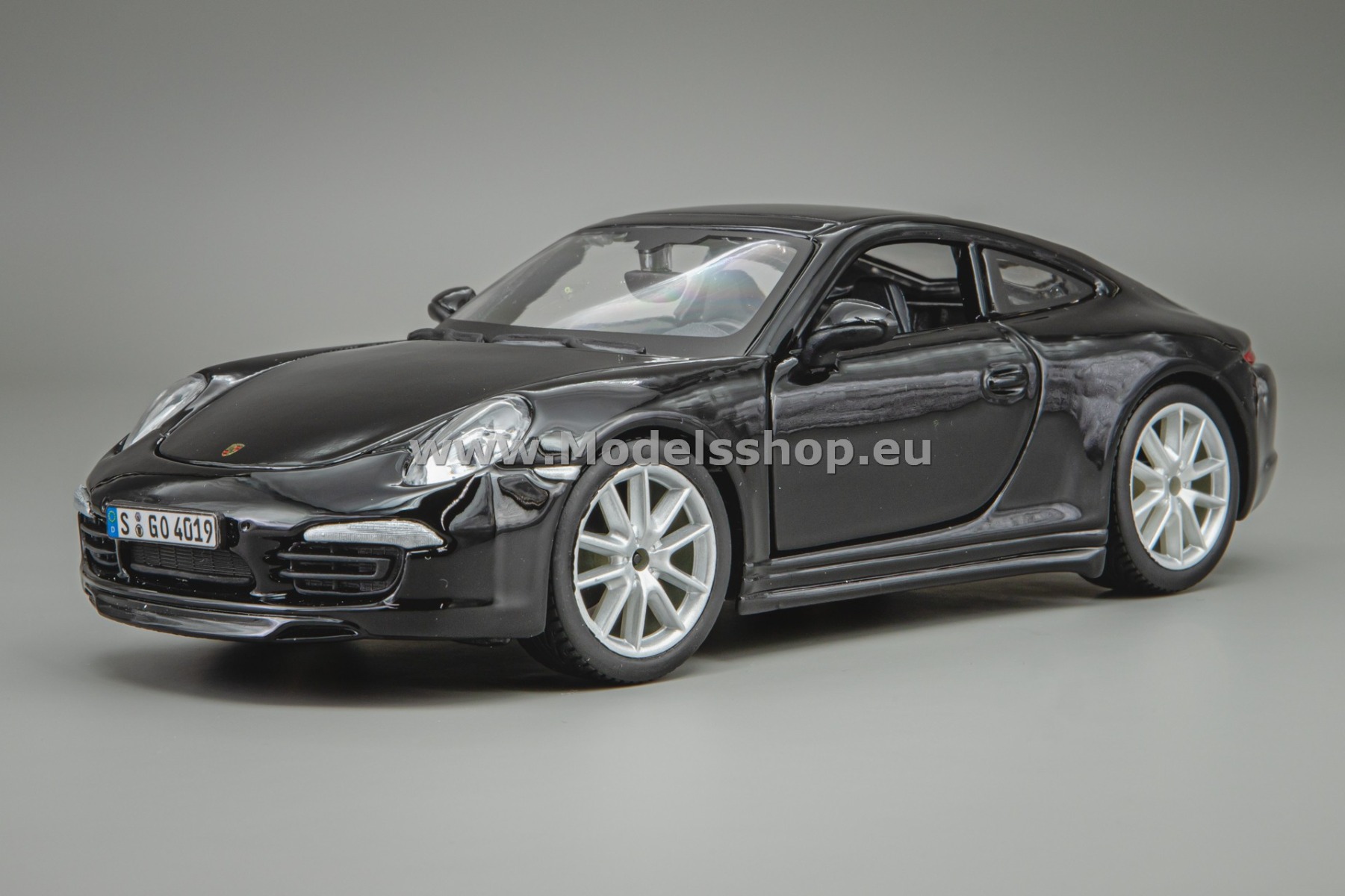 Bburago Porsche 911 Carrera S (991), 2011 /black/ 18-21065