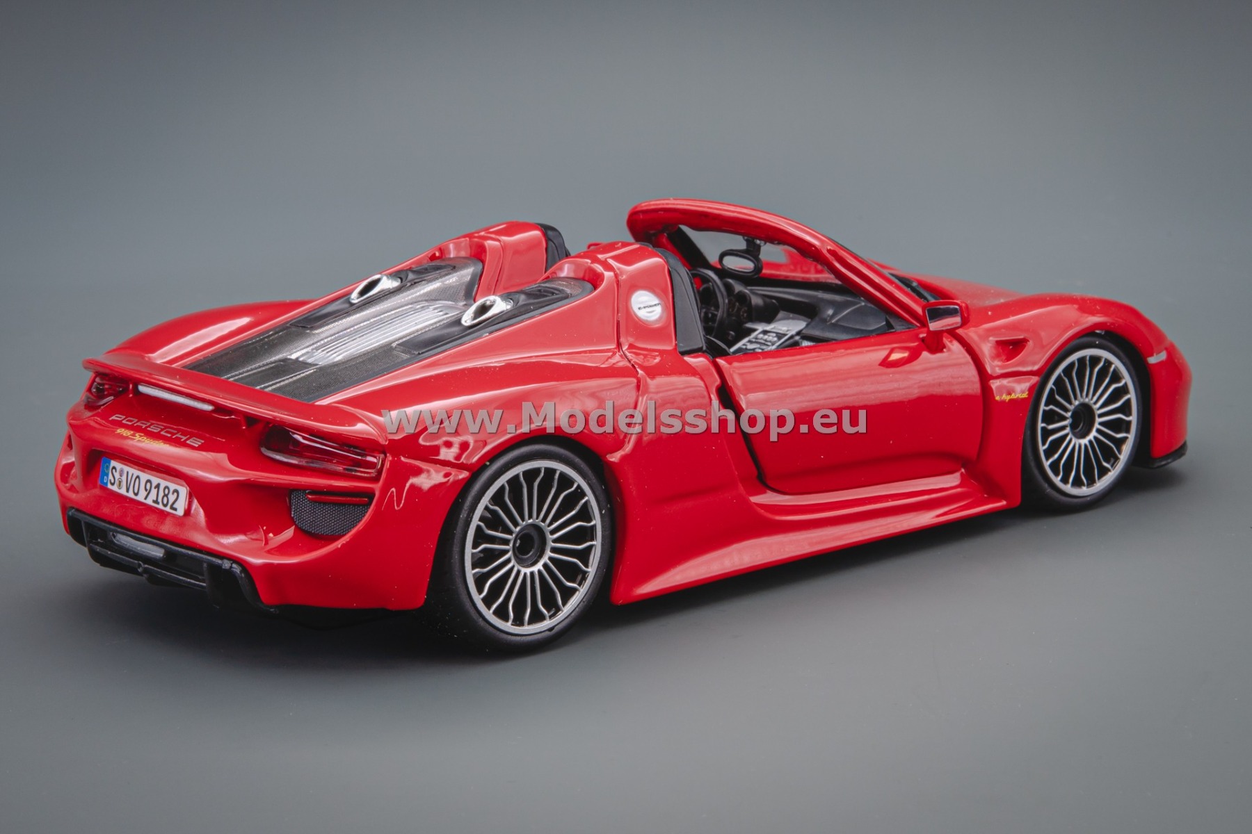 Bburago Porsche 918 Spyder, 2015 /red/ 18-21076