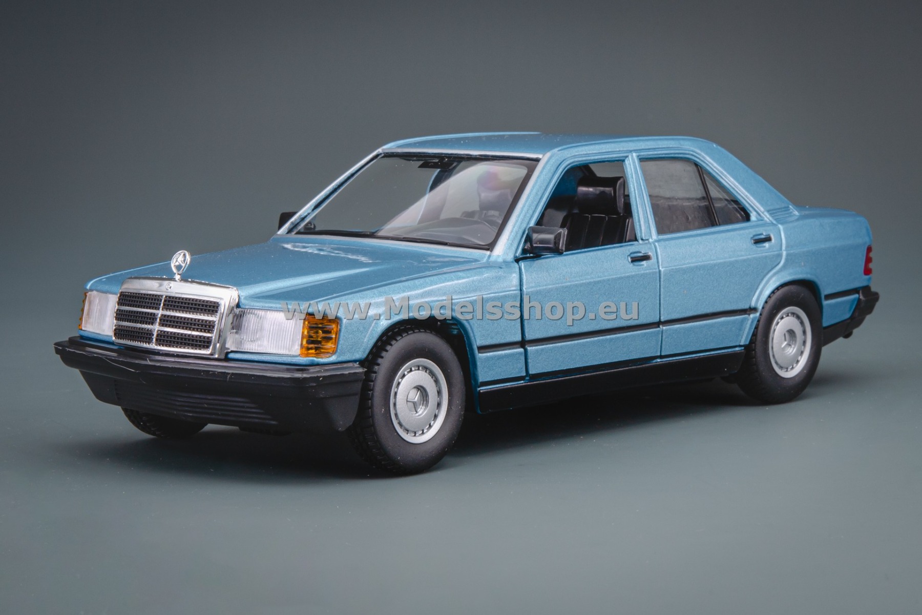 Bburago Mercedes-Benz 190 E 2.6 (W201), 1987 /light blue metallic/