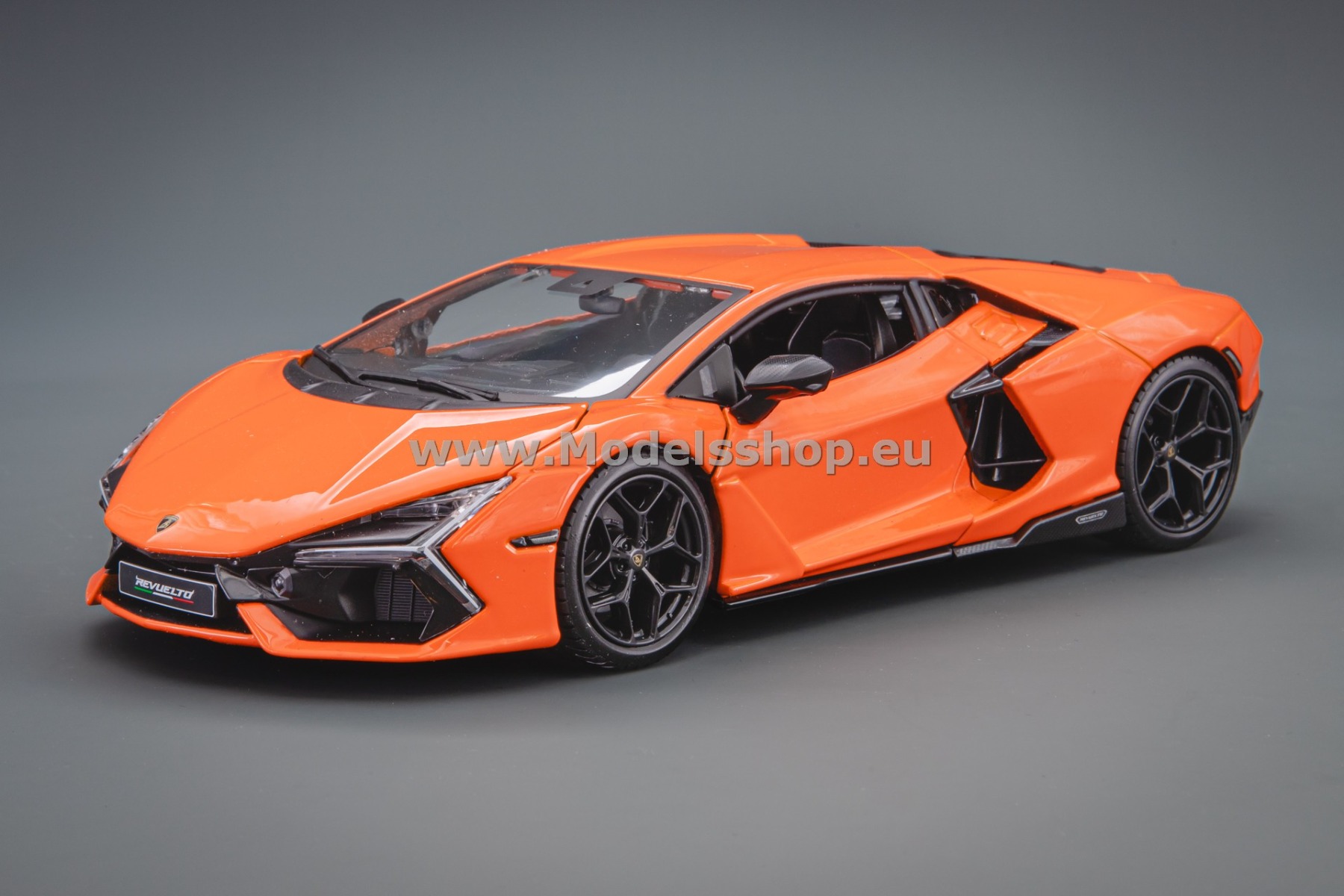 Bburago Lamborghini Revuelto /orange/