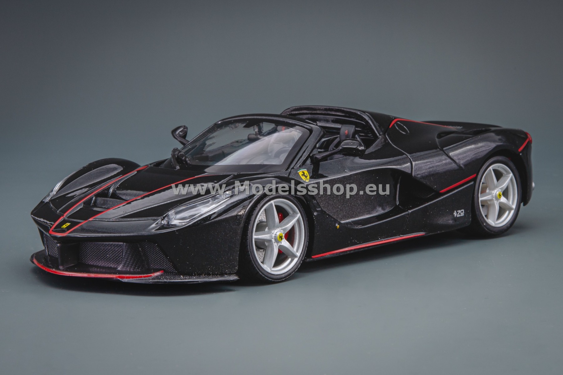 Bburago Ferrari LaFerrari Aperta /black metallic/