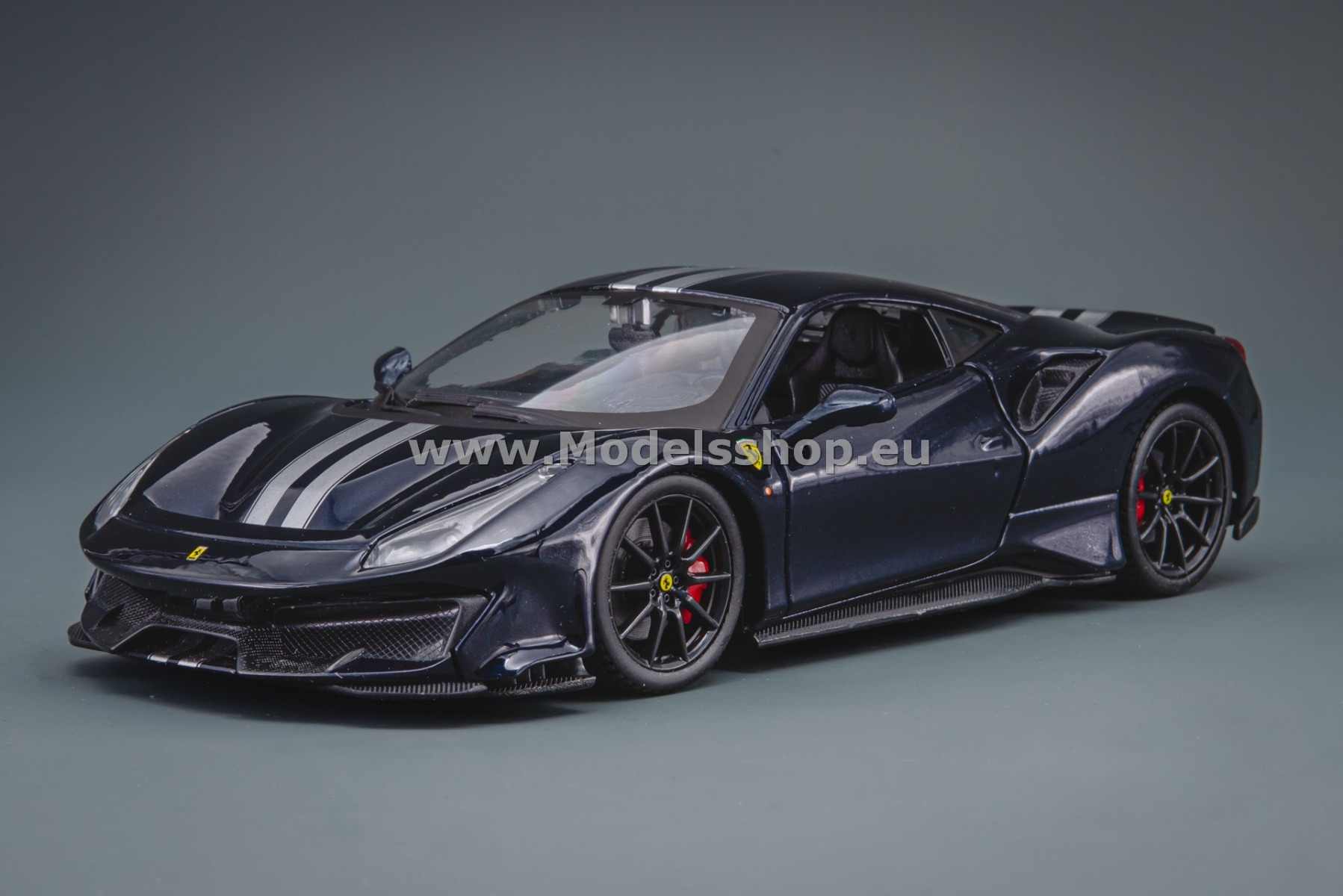 Bburago Ferrari 488 Pista, 2018 /dark blue - silver/