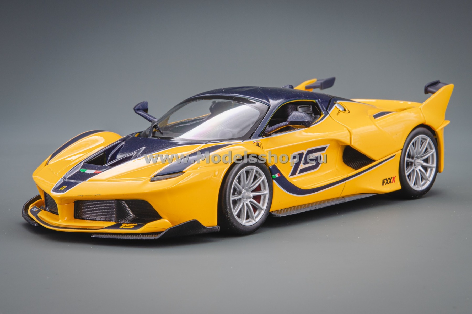 Bburago Ferrari FXX-K, 2015 /yellow - black/