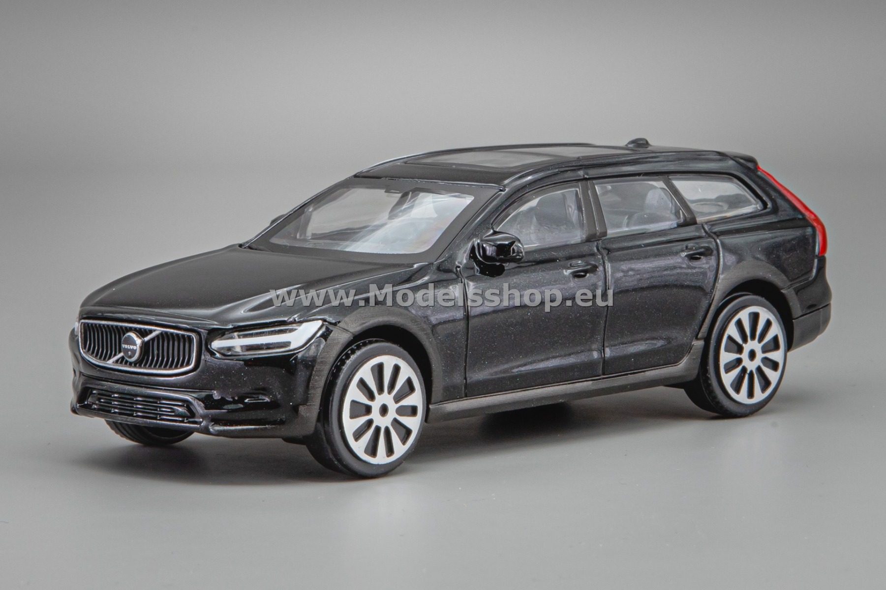 Bburago Volvo V90 Cross Country, 2022 /black metallic/ 18-30473BK