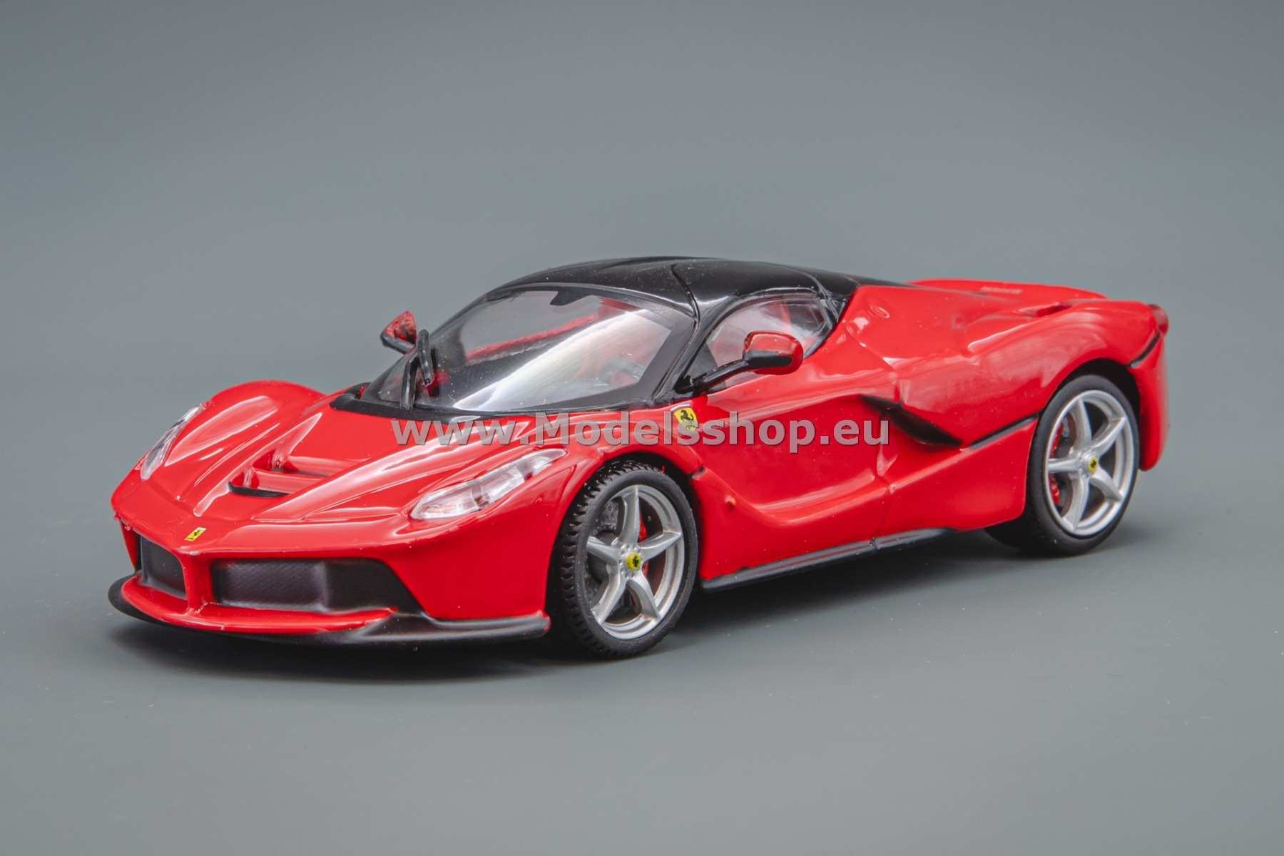 Bburago Ferrari LaFerrari /red/