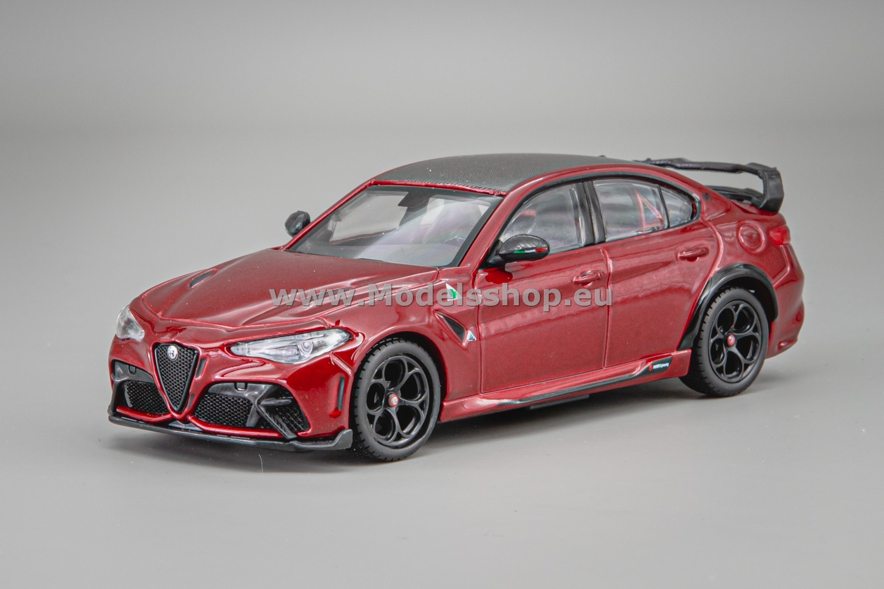 Bburago Alfa Romeo Giulia GTAm 2020 /Rosso GTA - Red Metallic/ 18-38307
