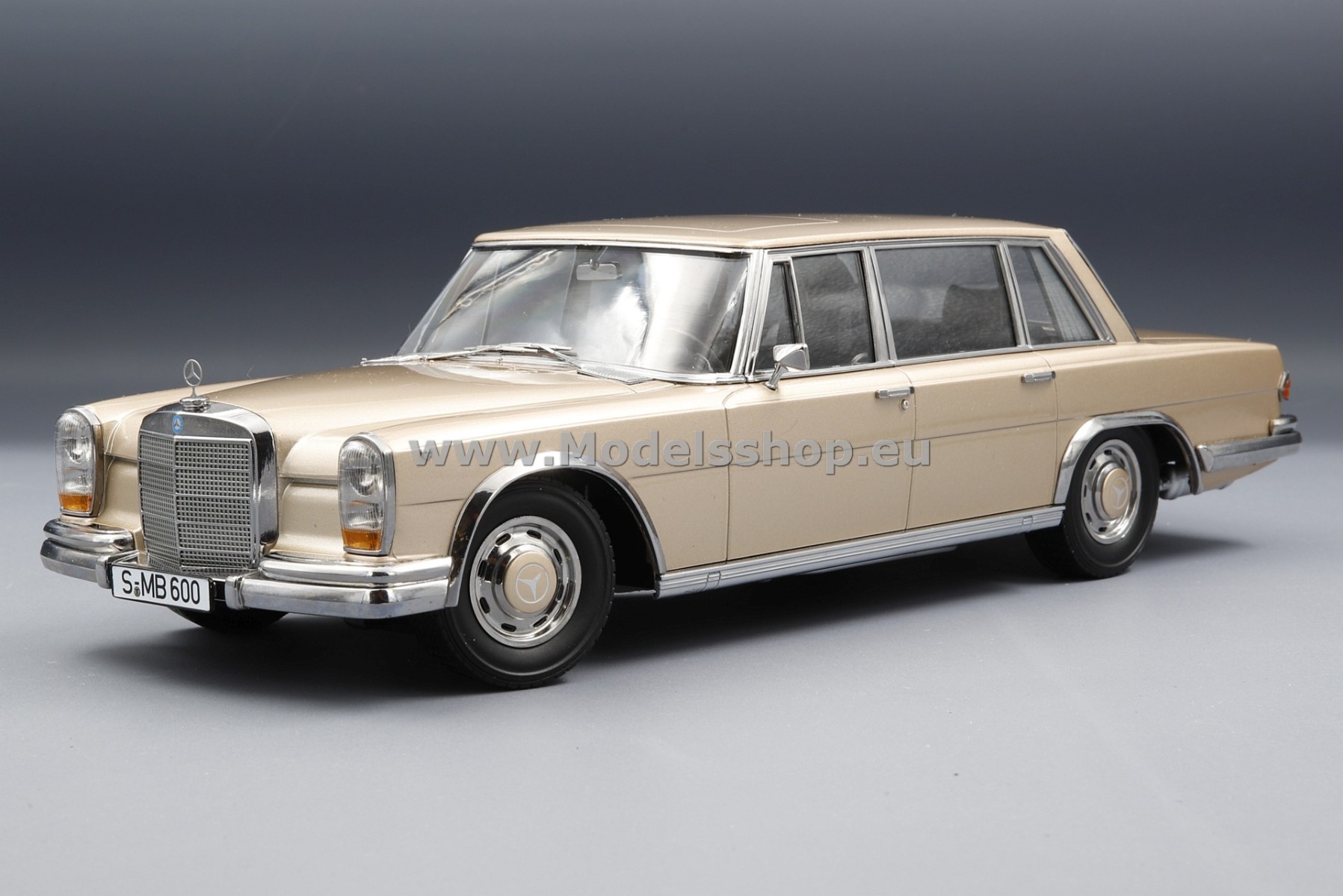 Mercedes-Benz 600 Pullman SWB, S-class  (W100), 1963 /light gold metallic/