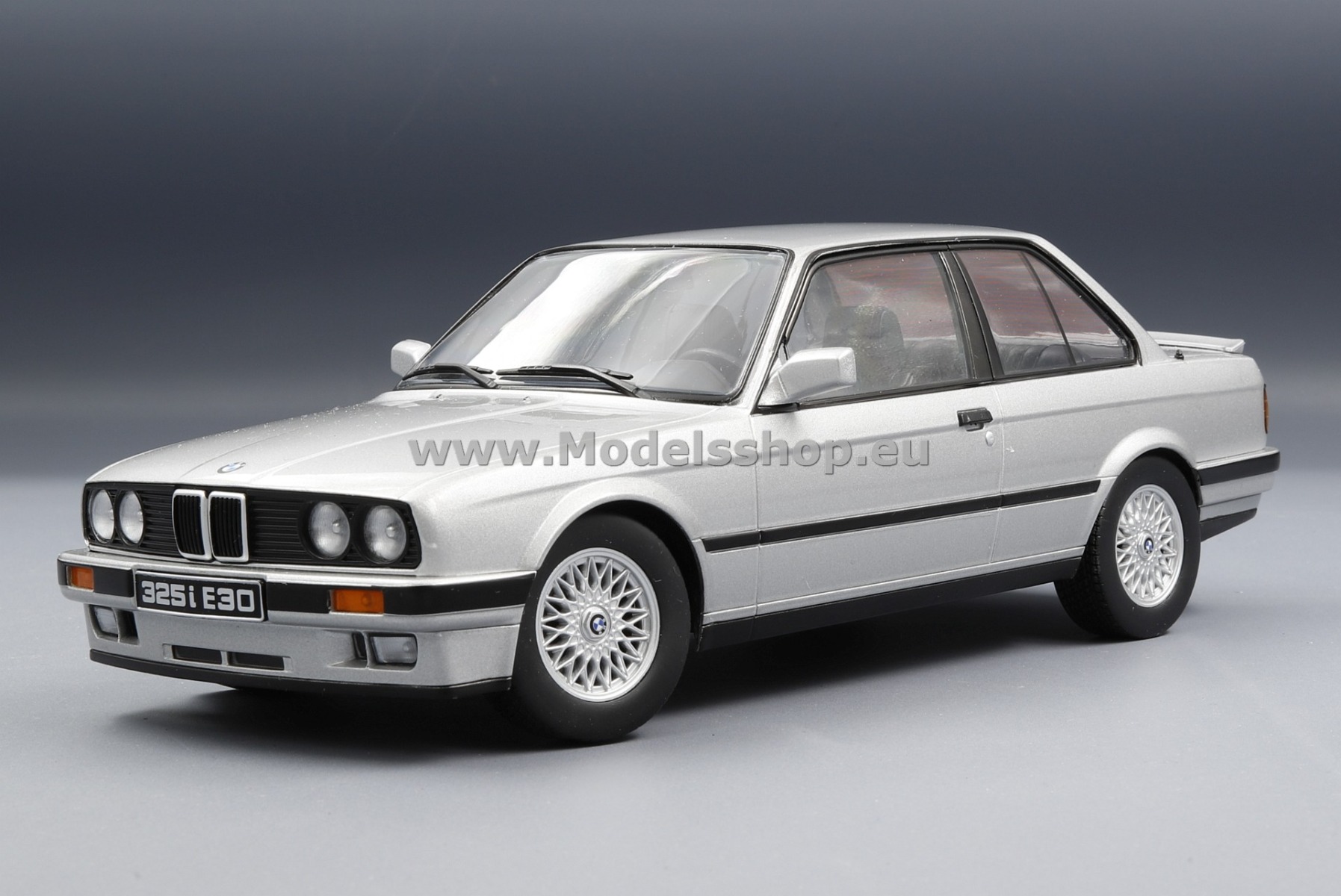 BMW 325i E30 M-Paket 1, 1987 /silver-grey metallic/