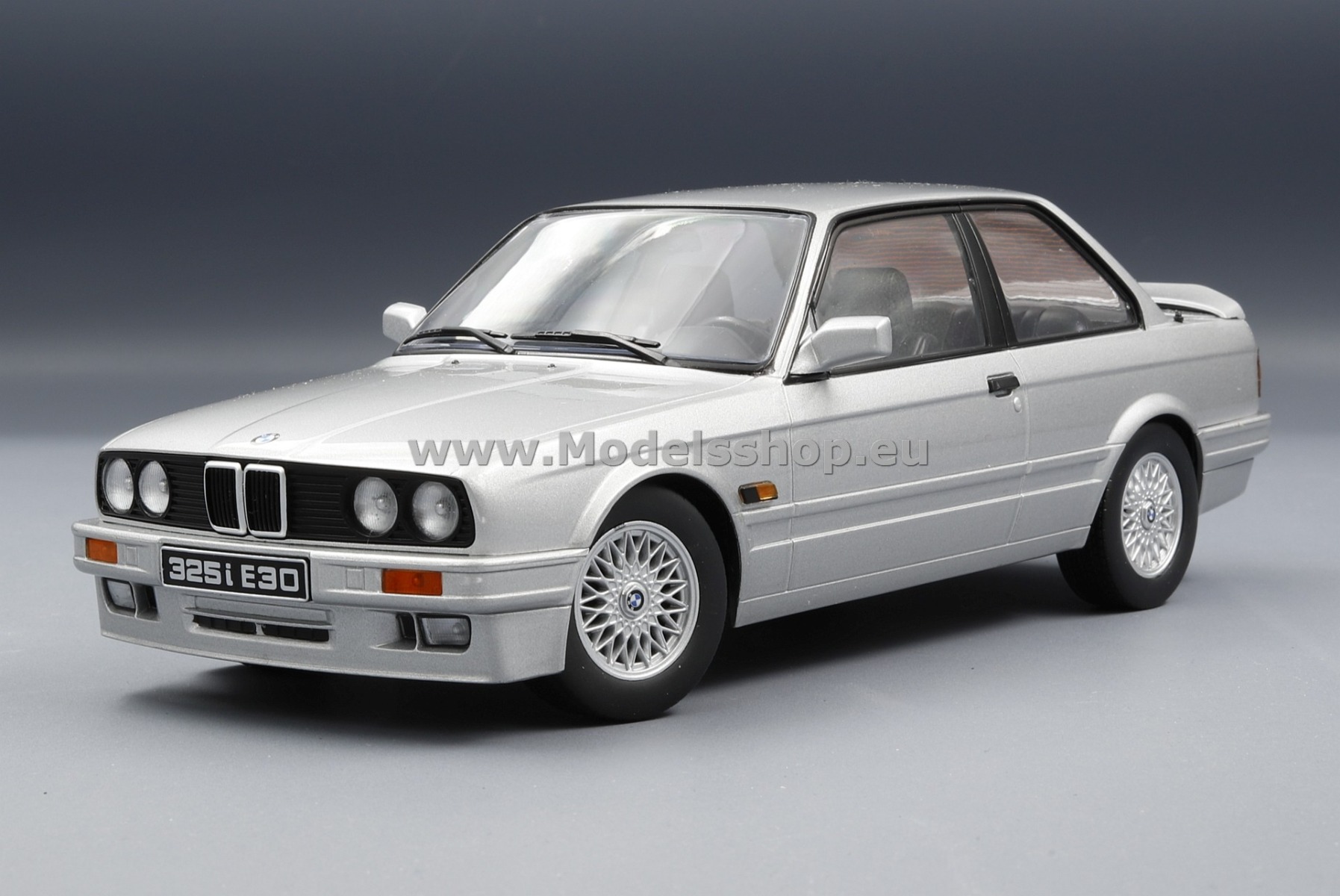 BMW 325I E30 M-Paket 2, 1988 /silver/