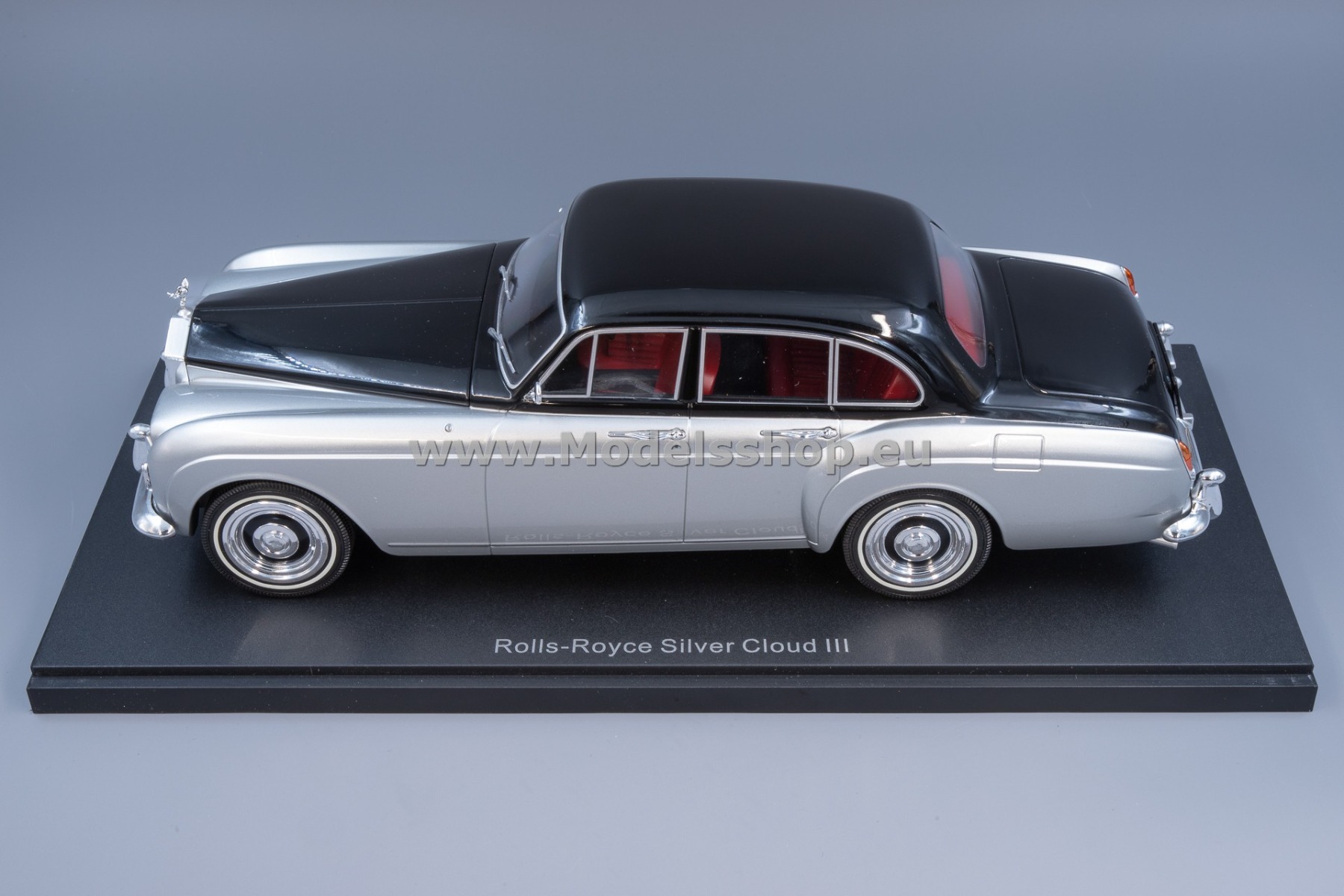Amazon | Modelcar Group 1/18 Rolls Royce Silver Cloud III