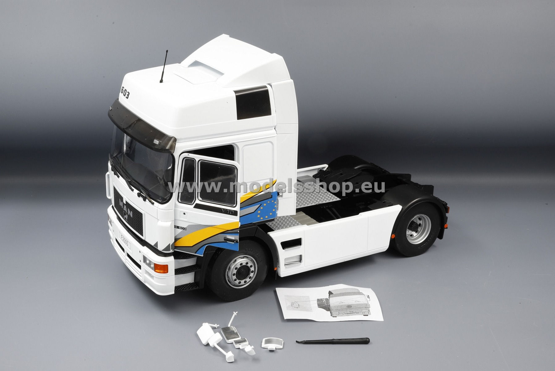 Modelcar Group 1:18 MAN F2000 Truck Wandt 1994 green