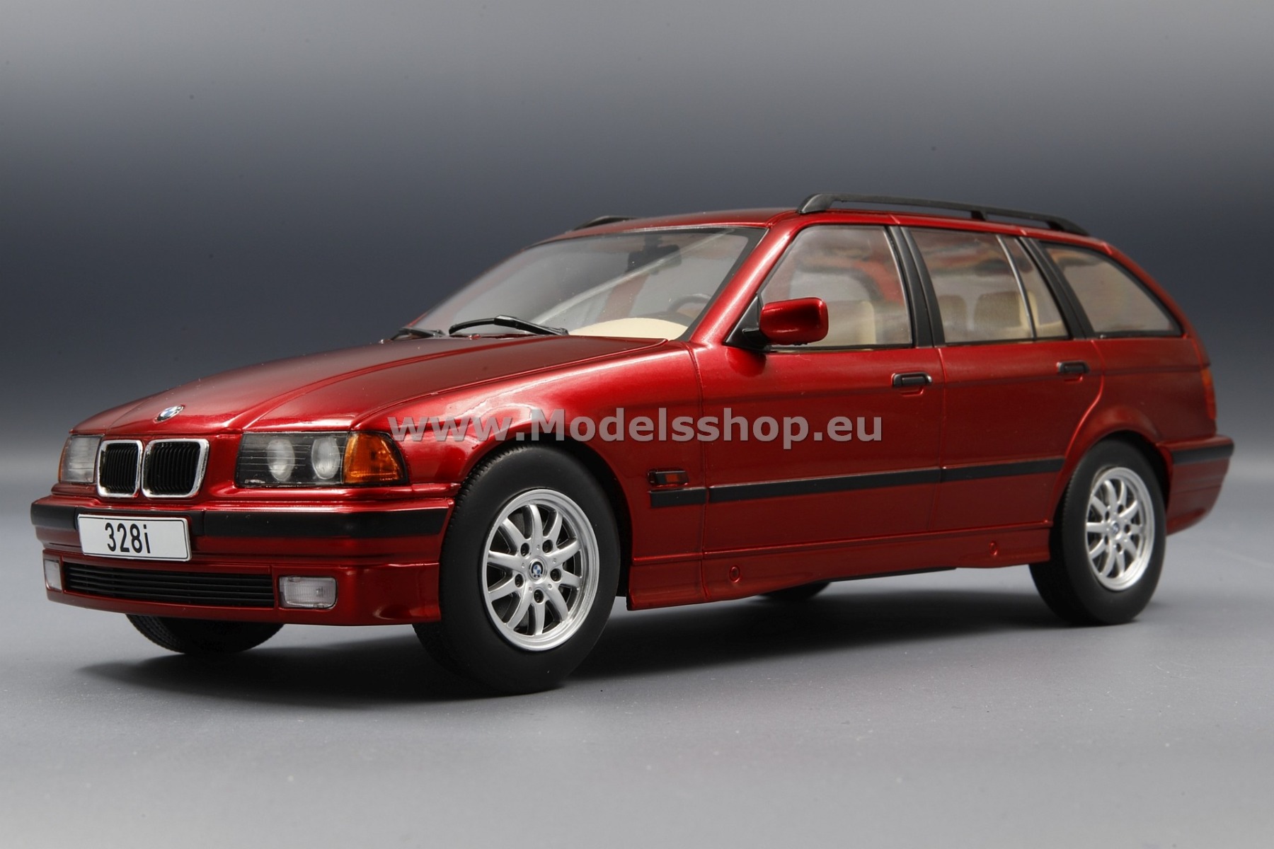 MCG 18155 BMW 3-series (E36) Touring, 1995 /red - metallic/