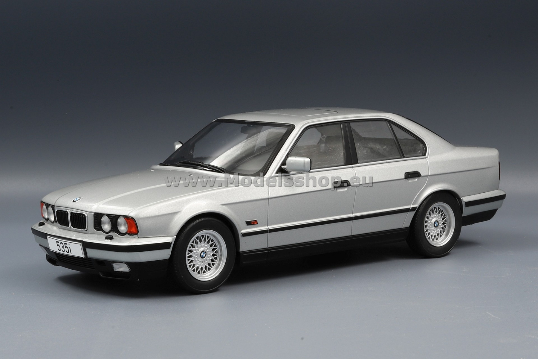 BMW 5-series (E34), 1992 /silver/