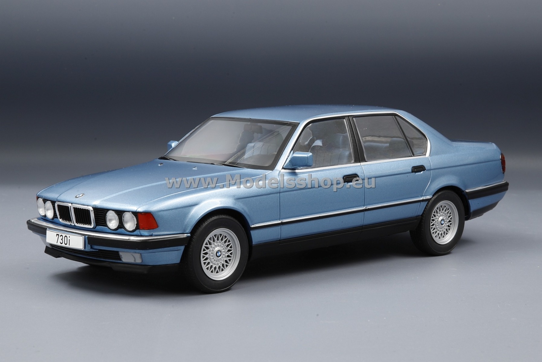 MCG 18160 BMW 730i (E32), 7er / 7 series, 1992 /light blue - metallic/